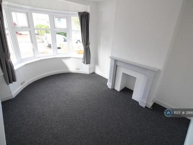 House for rent in Brunswick Park, Greater London