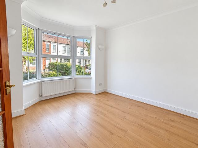 House for rent in Queens Park, Bedford