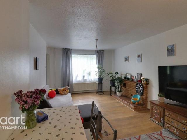 House for rent in Lodge Farm, Northampton