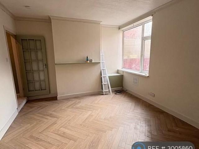 House for rent in Creswell Model Village, Elmton