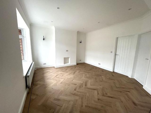 House for rent in Falconwood, Greater London