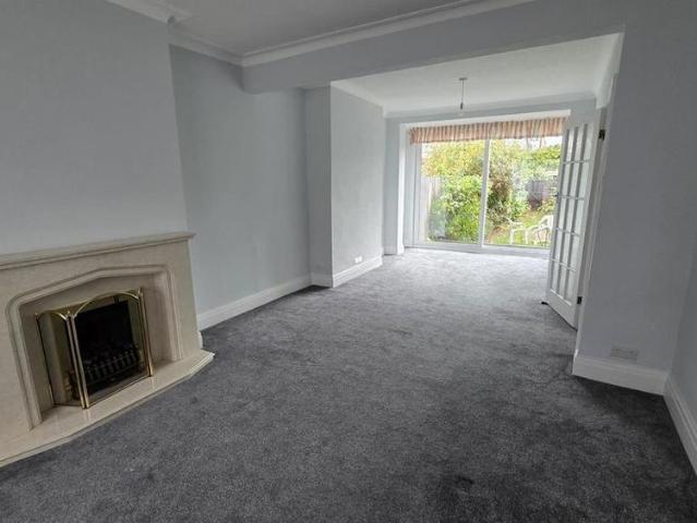 House for rent in Chingford Mount, Highams Park