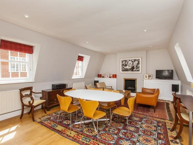 House for rent in Royal Borough of Kensington and Chelsea, Greater London