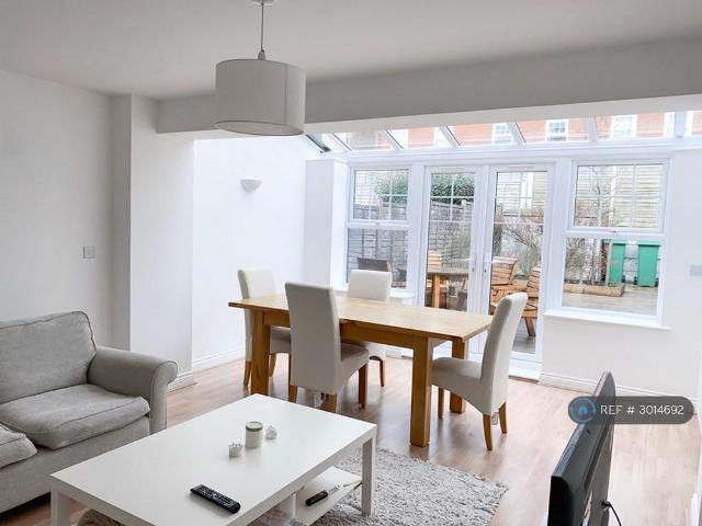House for rent in Bromley Common, Greater London