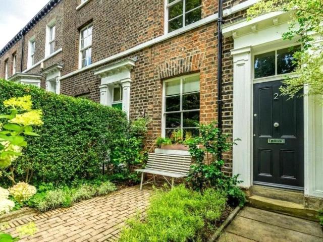House for rent in Holgate, High Field