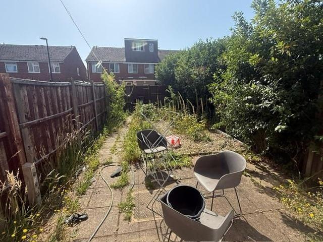 House for rent in Colnbrook with Poyle, Slough