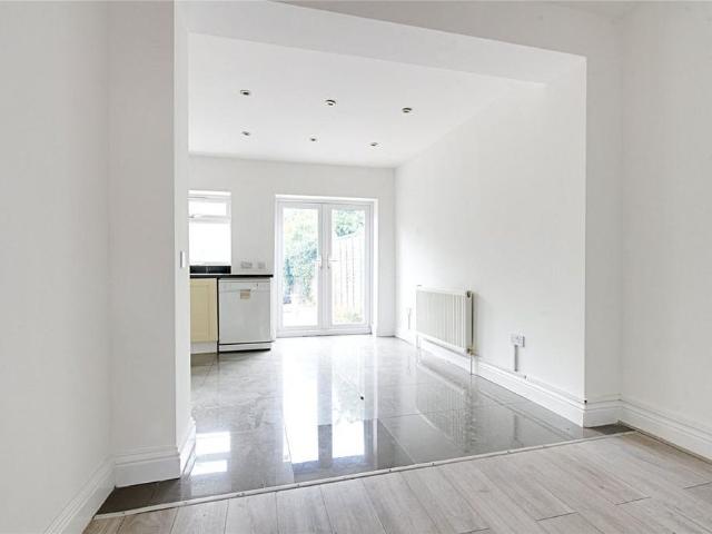 House for rent in Freezywater, Greater London