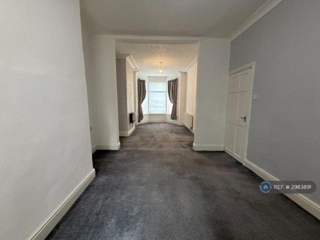 House for rent in Lower Wyke, West Yorkshire