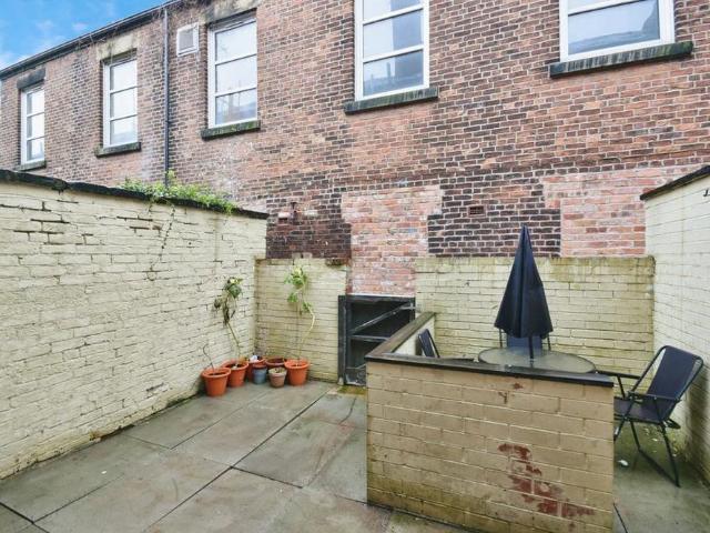 House for rent in Guide Bridge, Greenheys