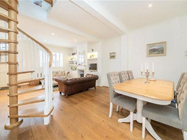 House for rent in East Sheen, Greater London
