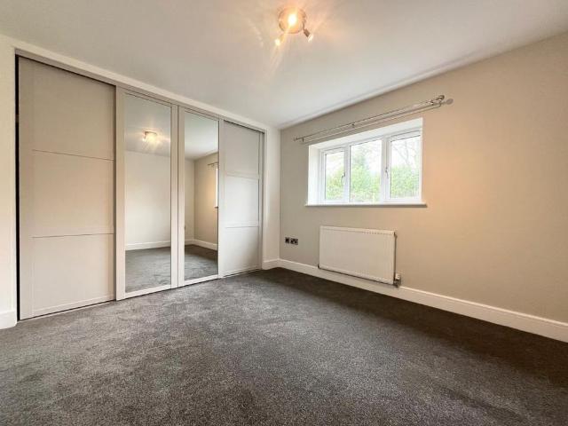 House for rent in Green Close, Warwickshire