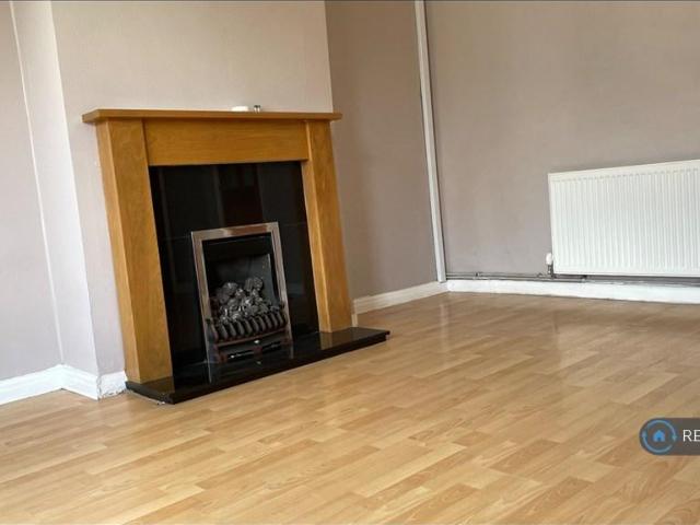 House for rent in Calderstones