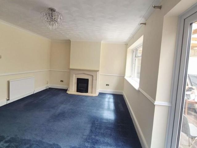 House for rent in Frogmore, Hart