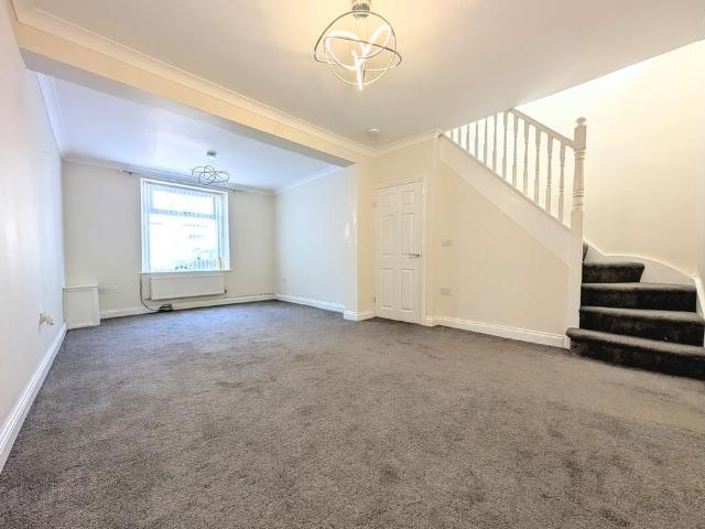 House for rent in Ynyshir, Wales