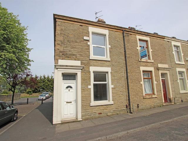 House for rent in Oakenshaw, Backburn