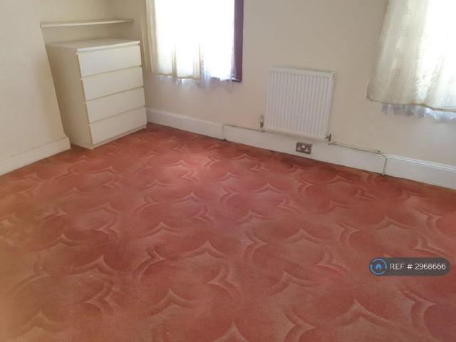 House for rent in Plashet, Greater London