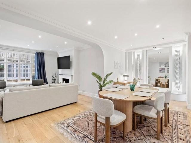 House for rent in Earl's Court, Greater London
