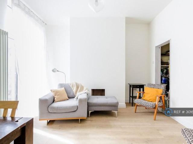 House for rent in City Centre, Georgia