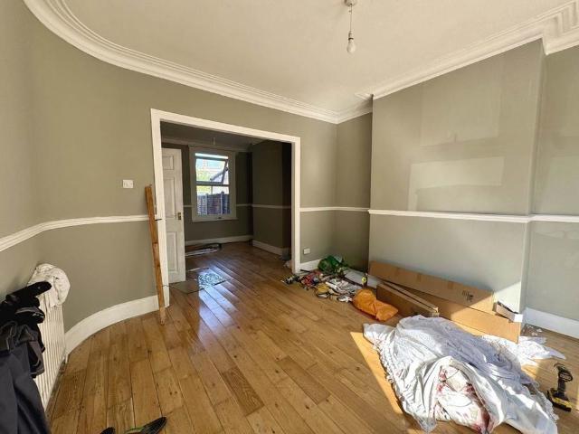 House for rent in Plashet, Greater London