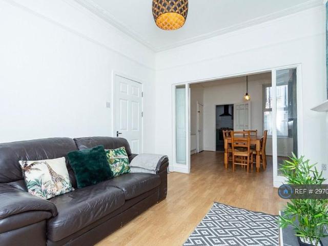 House for rent in Kensington, Calderstones