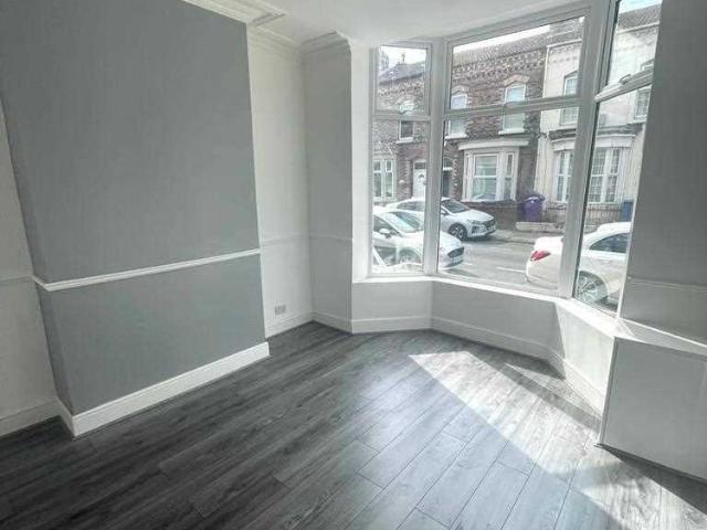 House for rent in Cabbage Hall, Calderstones