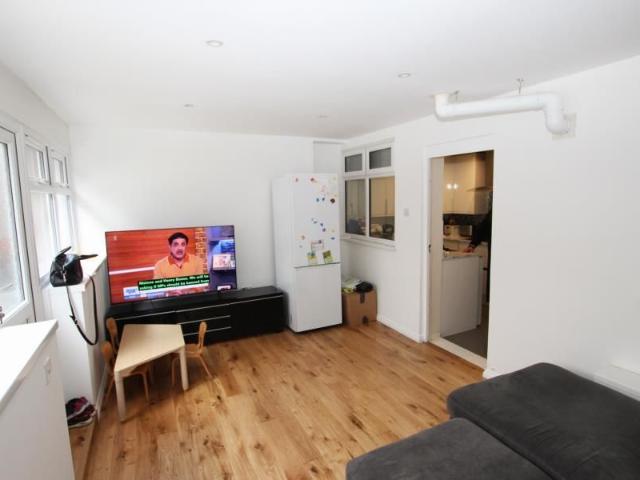 House for rent in Burnt Oak, Greater London