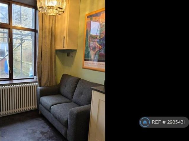 House for rent in Salterhebble, West Yorkshire