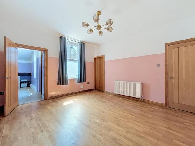 House for rent in Delph Hill, Bradford