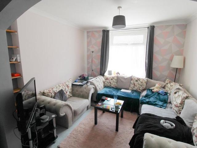House for rent in Pontypridd, Wales