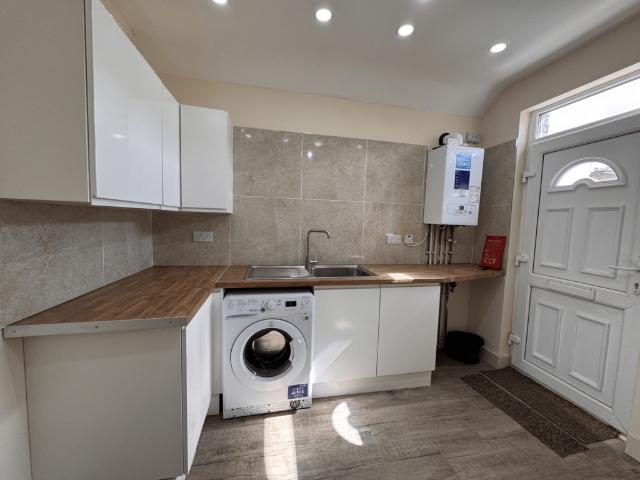 House for rent in Highfields, Old Wharf