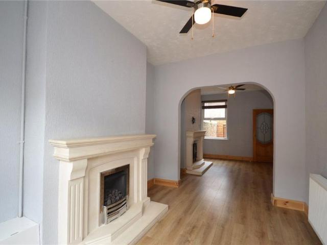House for rent in Calderstones