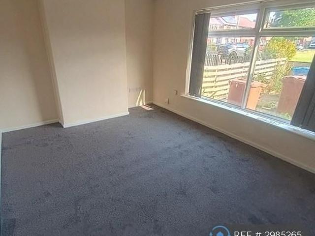 House for rent in Hathershaw, Pendock