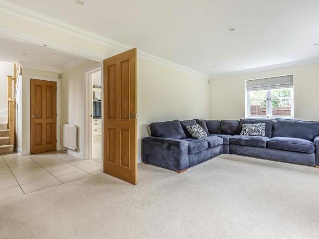 House for rent in Cranbourne, Winkfield