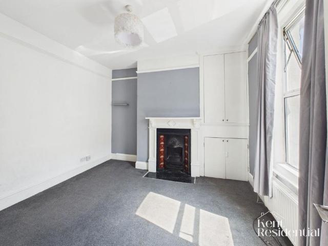 House for rent in Luton, Chatham