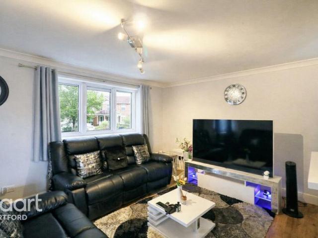 House for rent in Swanscombe and Greenhithe, Monks Orchard
