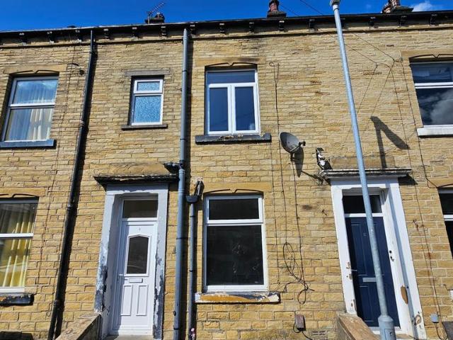 House for rent in Pellon, Halifax