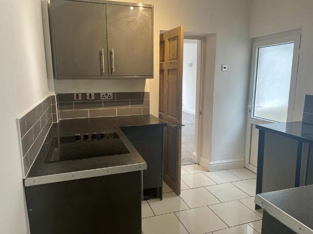 House for rent in Penrhiwceiber, Wales