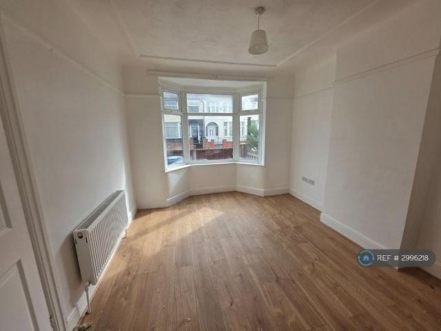 House for rent in Calderstones