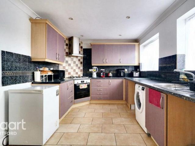 House for rent in Swanscombe and Greenhithe, Monks Orchard