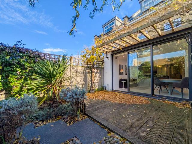 House for rent in North Sheen, Greater London