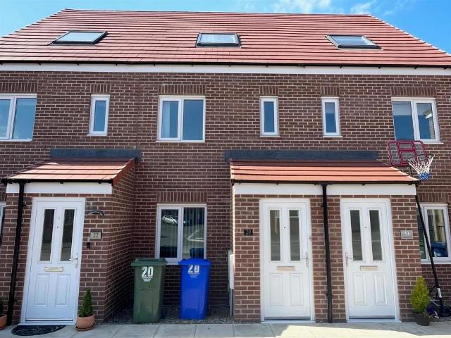 House for rent in Cayton