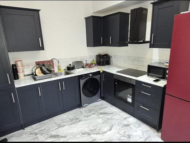 Room for rent in Thornton Lodge, Huddersfield