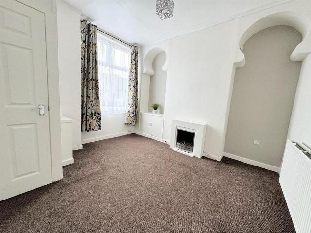 House for rent in Calderstones