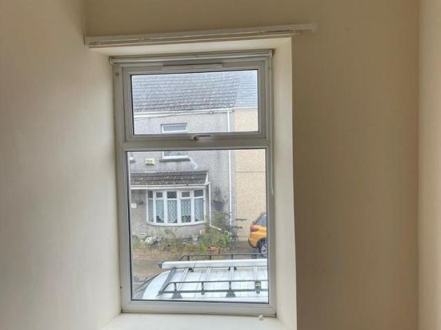House for rent in Tir-y-dail, Wales
