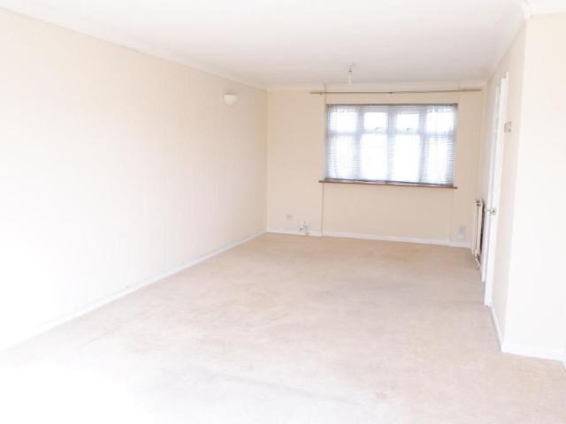 House for rent in Houghton Regis, Isle Of Man