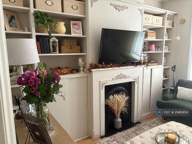 House for rent in Perryfields, West Sussex
