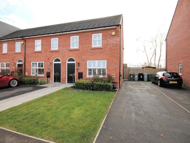 House for rent in Chelford
