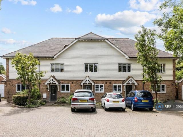 House for rent in Perryfields, West Sussex
