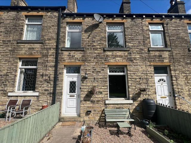 House for rent in Grange Moor, West Yorkshire