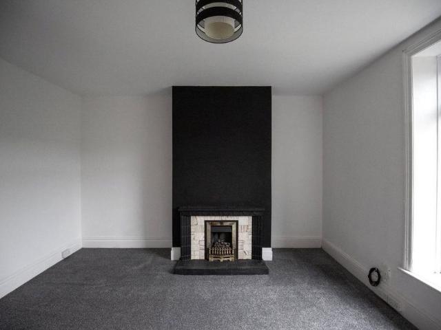 House for rent in Paddock, Milnsbridge